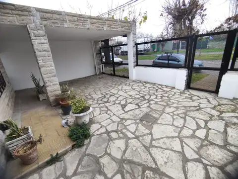 Casa en Alquiler en Bella Vista, $ 1.300.000