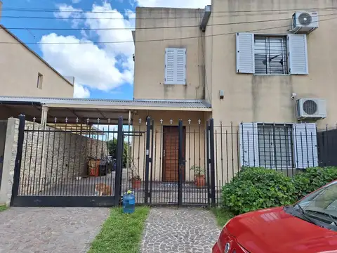 CASA EN VENTA BARRIO CON SEGURIDAD PRIVADA CAMPANA
