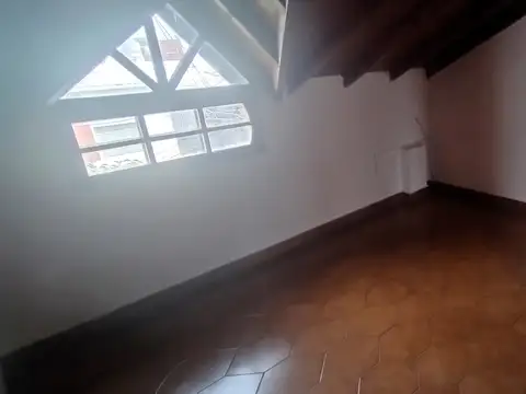 Depto Tipo Casa en Alquiler de 3 ambientes
