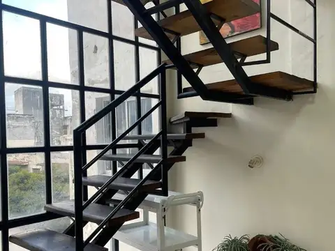 SE ALQUILA EDIFICIO EN MICROCENTRO (SOBRE PEATONAL)