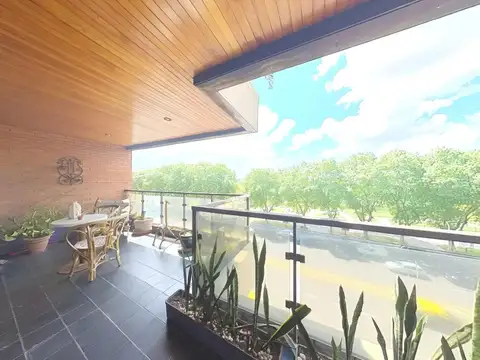 Venta Piso de categoría sobre Libertador