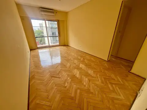 Mb depto 3 amb con balcón al frente - Bajas expensas - Muy luminoso