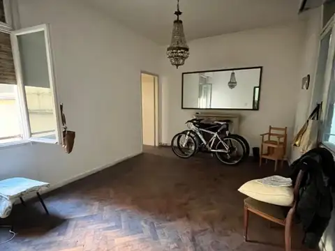 Tacuarí 1400, Piso 2°