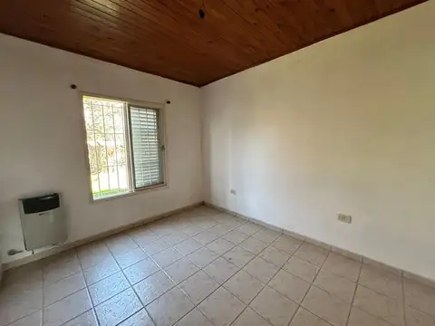 Casa en Alquiler con 2 cocheras