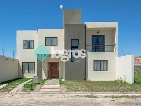 MUY LINDA CASA EN VENTA - VIA AURELIA - SALTA
