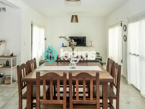 Casa 5 ambientes con 3 baños