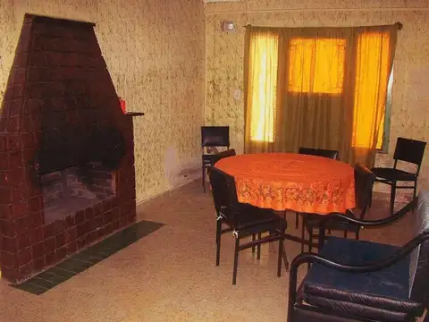 Casa 3 ambientes con 2 baños