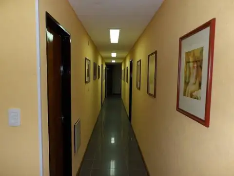 Oficina en Venta en Villa Luzuriaga, USD 240.000