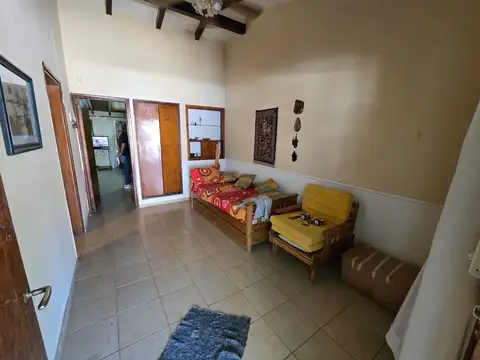 Echeverria 100, Piso 1