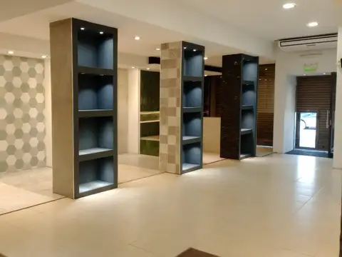 Alquilo local comercial en Pleno Centro de Córdoba Capital.