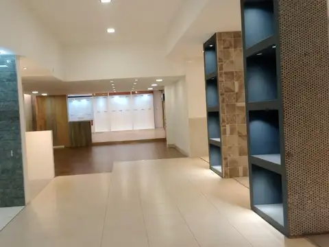 Alquilo local comercial en Pleno Centro de Córdoba Capital.