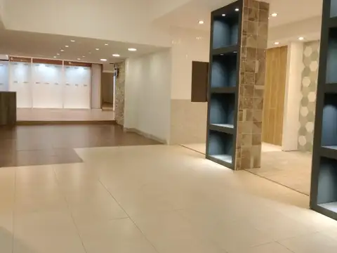 Alquilo local comercial en Pleno Centro de Córdoba Capital.