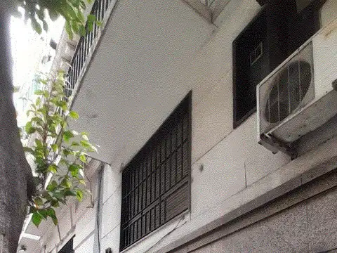 Marcelo Torcuato De Alvear 2000, Piso 1