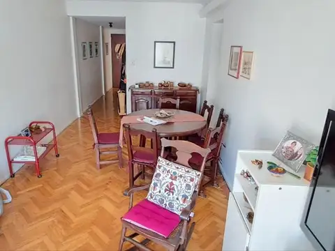 Paraguay 3900, Piso 7