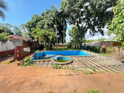 casa a la venta sobre av comandante espora - Posadas Misiones