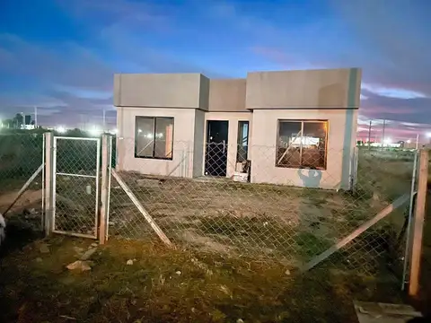 Casa en venta - 2 Dormitorios 1 Baño - 202,5Mts2 - Villa Elvira