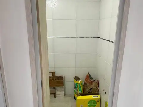 Casa en venta - 2 Dormitorios 1 Baño - 202,5Mts2 - Villa Elvira