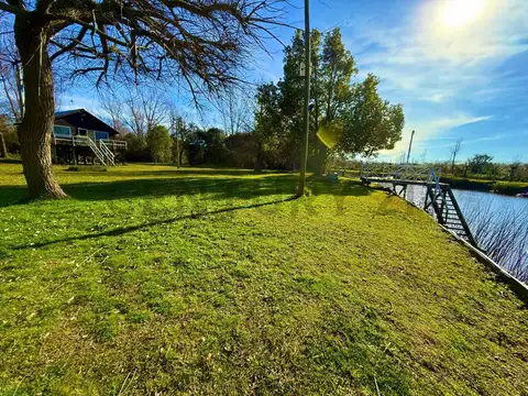 VENTA CASA ARROYO LEBER Y PARANA DELTA TIGRE  1 SECCION 40MTS FRENTE