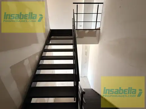 Locales en la avenida con mayor crecimiento! Excelente accesibilidad