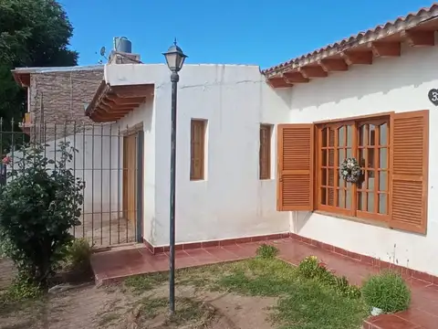 Casa 3 ambientes con 2 baños