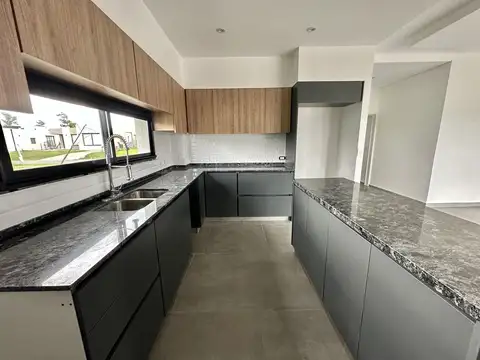 Casa en venta en Barrio Cerrado El Aljibe - 6 Ambientes