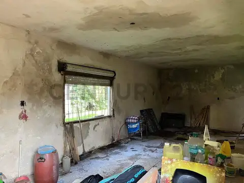 VENTA LOTE CON CASA A DEMOLER Y PILETA A REFACCIONAR - CON ESCRITURA - EN RODRIGUEZ