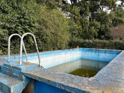 Azucena Maizani 100, Piso 0