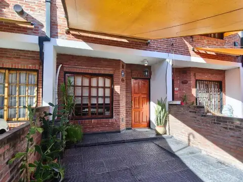 Depto Tipo Casa en Venta de 3 ambientes