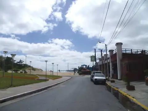 Calle 2 sur 2300, Piso 8