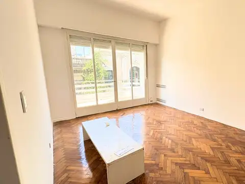 Departamento de 3 Ambientes Amplios, Muy Luminoso, con Balcón Aterrazado y Lavadero