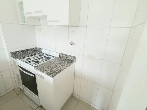 VENTA MONOAMBIENTE CON BALCON AL FRENTE ALMAGRO