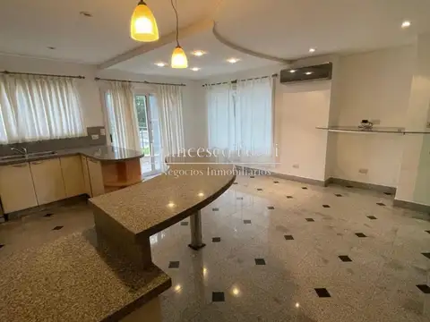 Casa en Venta en Countries y Barrios Cerrados en Moreno, USD 460.000