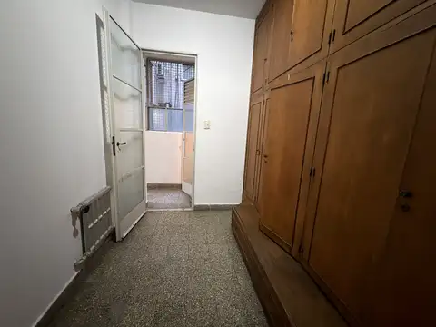 3 ambientes con dependencia en excelente estado.