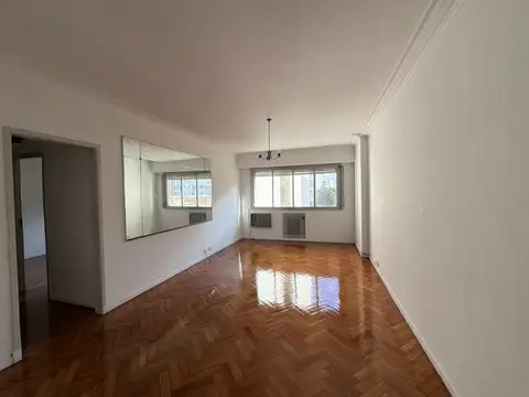 3 ambientes con dependencia en excelente estado.