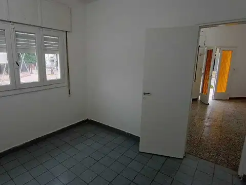 Venta tres casas en Alto Alberdi con rentabilidad 9%