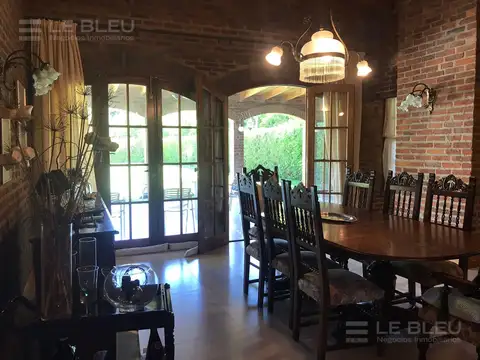 Casa 5 ambientes con 2 baños