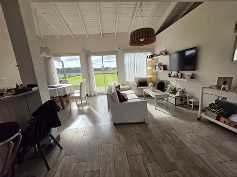 VENTA CASA MODERNA 4 AMBIENTES PARQUE ATLANTIDA