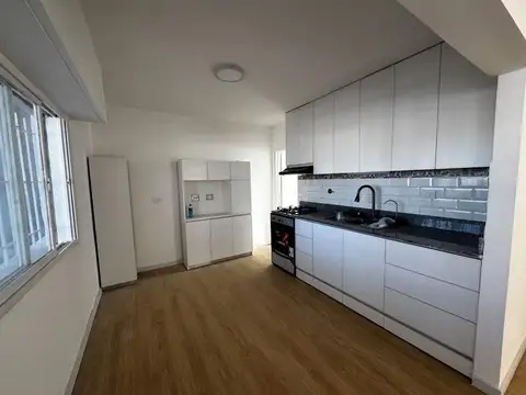Depto Tipo Casa 2 ambientes con 1 baño