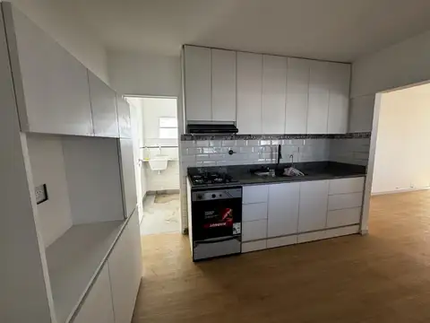 VENTA PH REFACCIONADO 2 AMBIENTES PLANTA ALTA