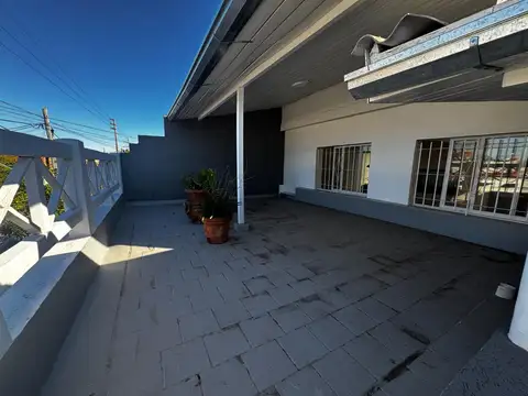 VENTA PH REFACCIONADO 2 AMBIENTES PLANTA ALTA
