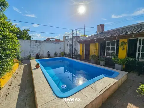 Casa 4 ambientes con 2 baños