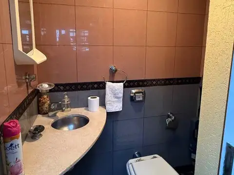 Casa en Venta con 4 cocheras