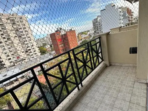 Excelente monoambiente dividido muy Luminoso