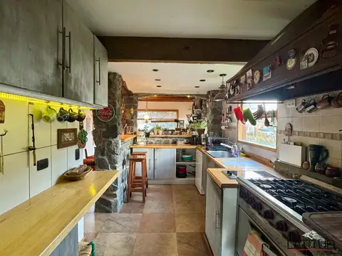 Casa 5 ambientes con 2 baños