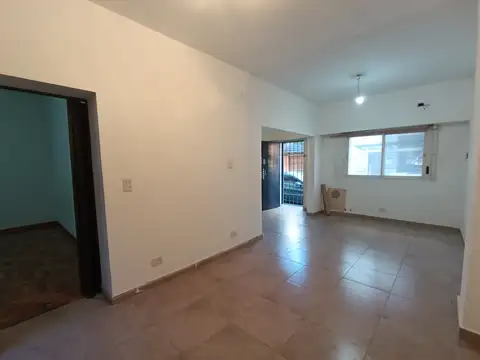 Depto Tipo Casa en Alquiler en Monte Castro, USD 2.000.000