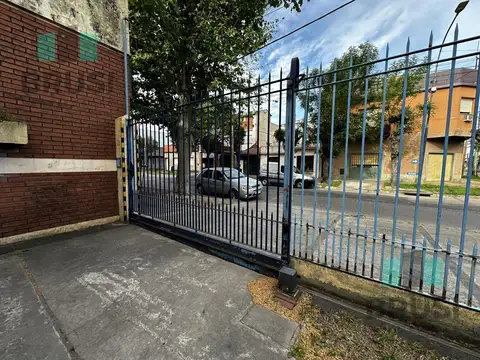 GALPON EN VENTA EN LANUS OESTE - 2 PLANTAS - CON ASCENSOR