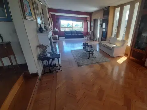 Departamento 6 ambientes con 2 baños
