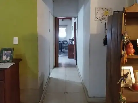 Casa 5 ambientes con 2 baños