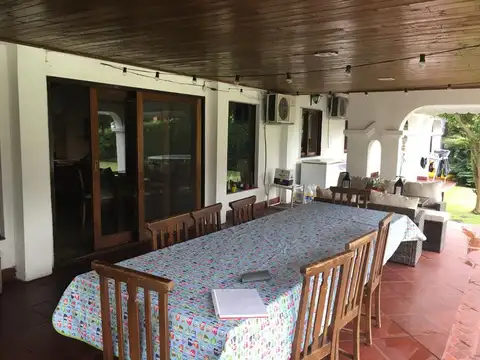 Casa 4 ambientes con 3 baños