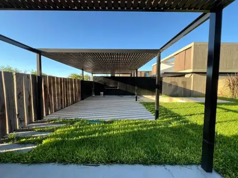Casa en Alquiler de 3 dormitorios